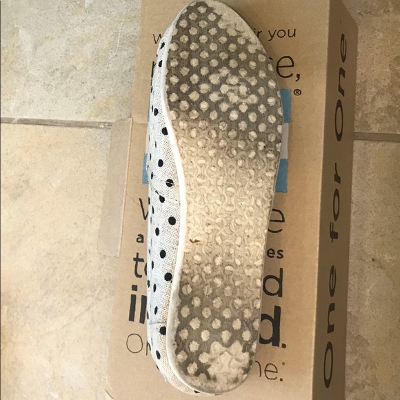 Toms - Picture 2 of 2